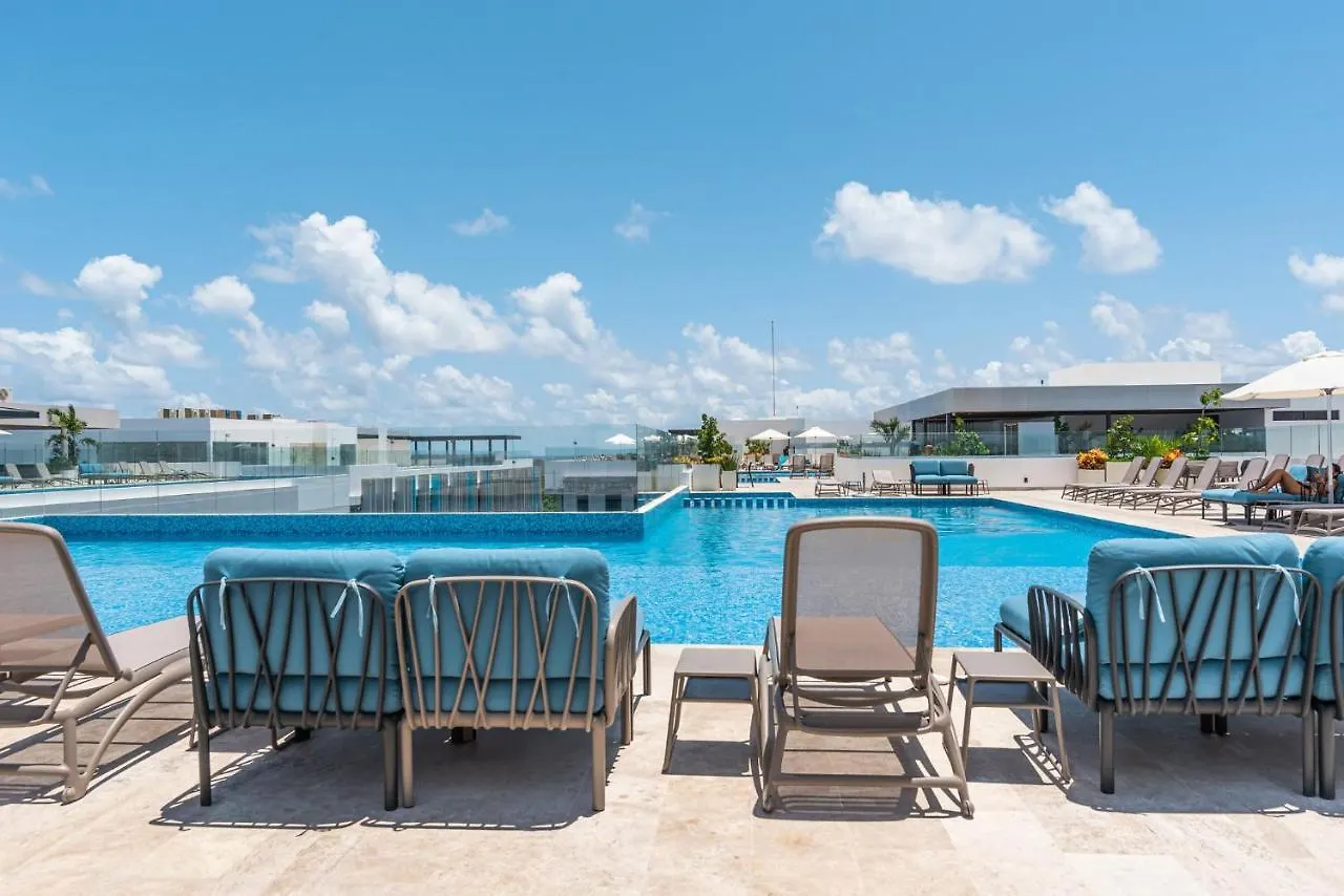 1Br In #1 Location!, 3Rd Floor, Condo Ipana, Brand New, 3 Rooftop Pools, Gym And Rooftop Bar With Ocean View Playa del Carmen